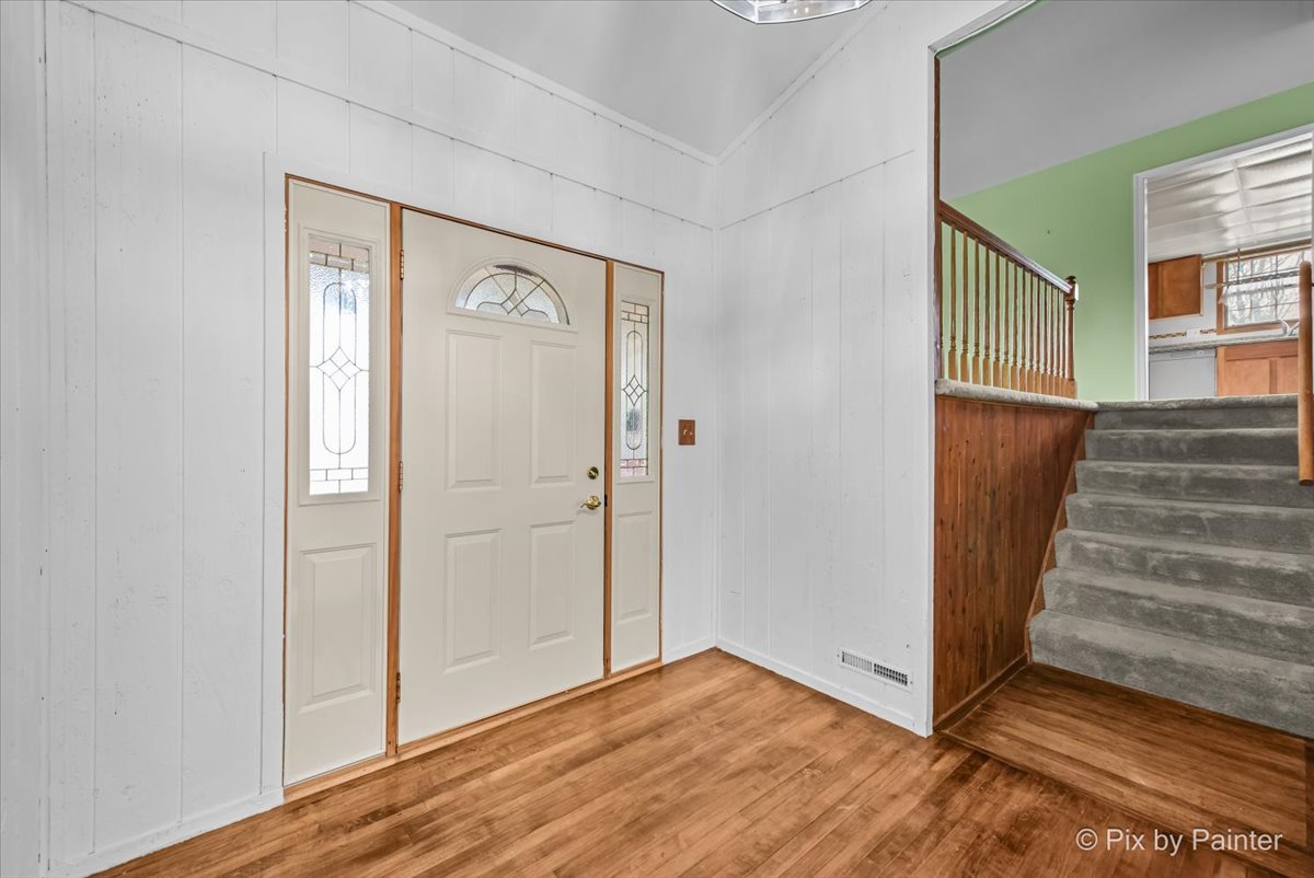 876 Darlington Lane, Crystal Lake, IL 60014