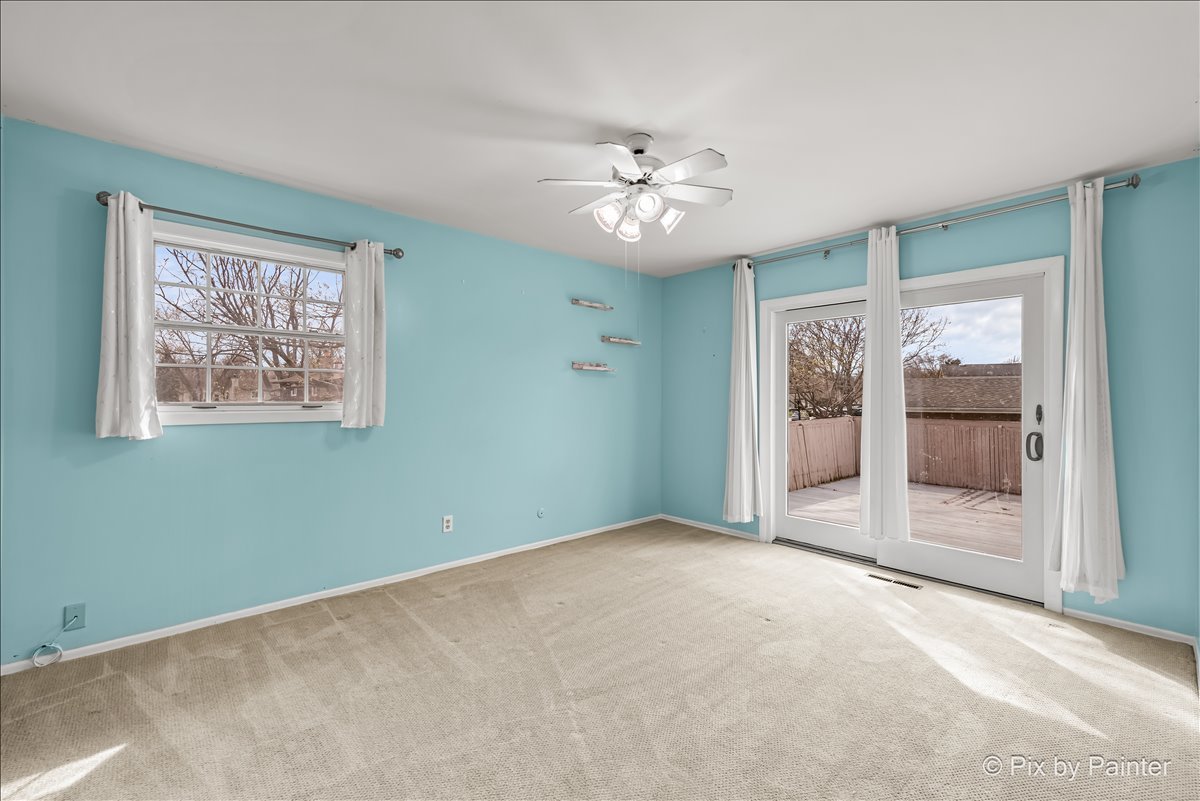 876 Darlington Lane, Crystal Lake, IL 60014