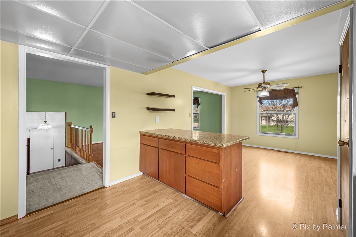 876 Darlington Lane, Crystal Lake, IL 60014