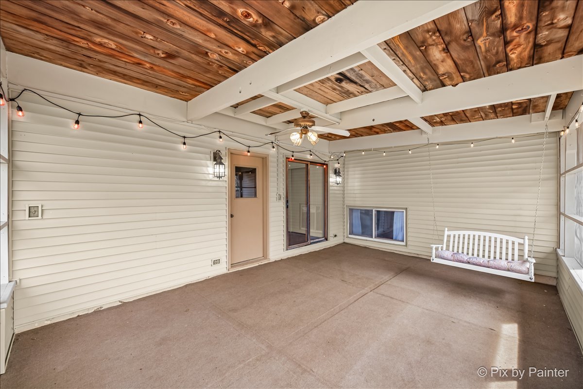 876 Darlington Lane, Crystal Lake, IL 60014