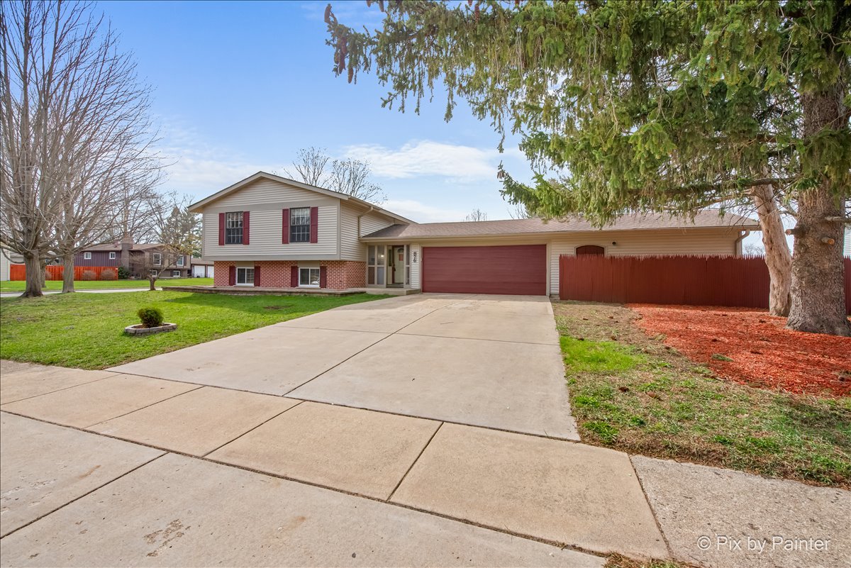 876 Darlington Lane, Crystal Lake, IL 60014