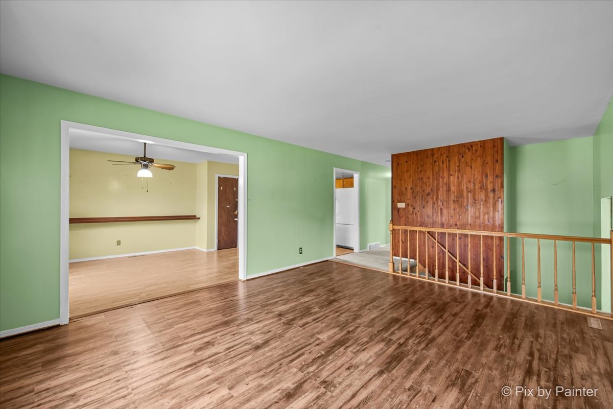 876 Darlington Lane, Crystal Lake, IL 60014