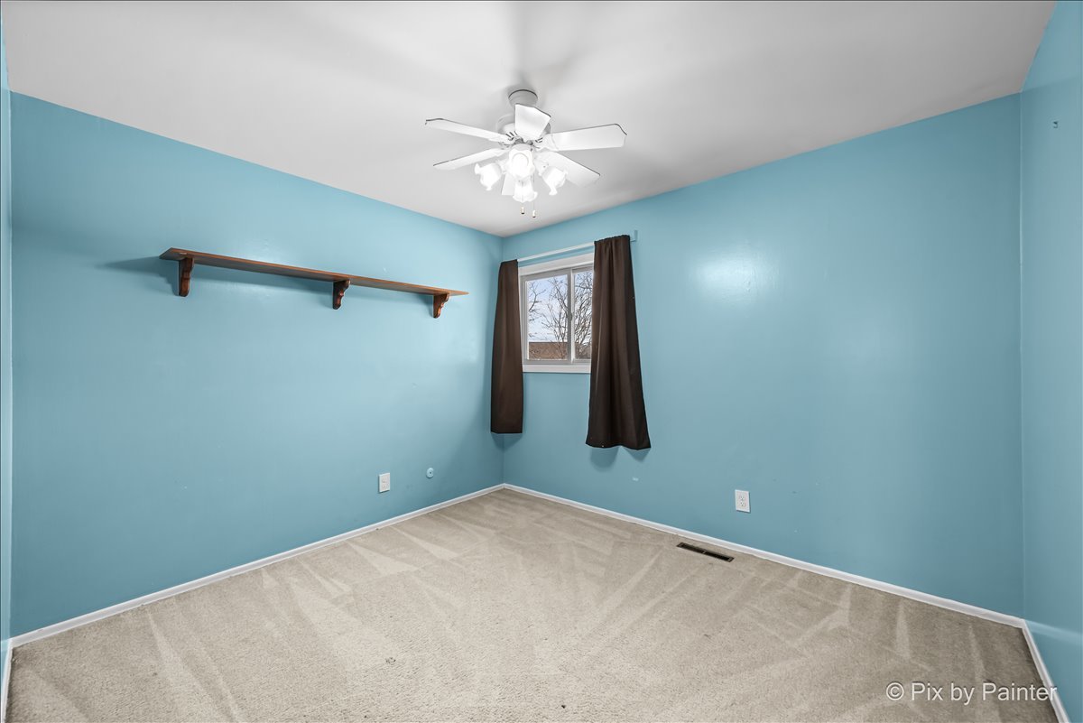 876 Darlington Lane, Crystal Lake, IL 60014