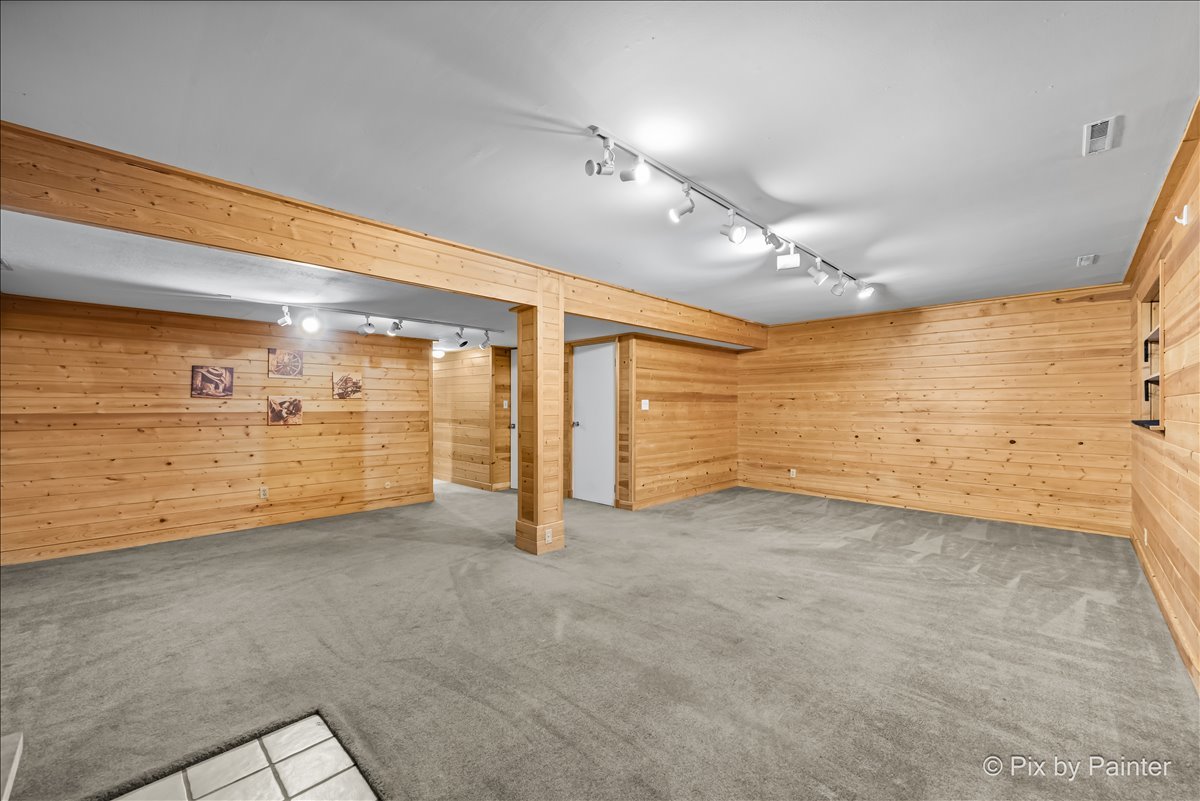 876 Darlington Lane, Crystal Lake, IL 60014