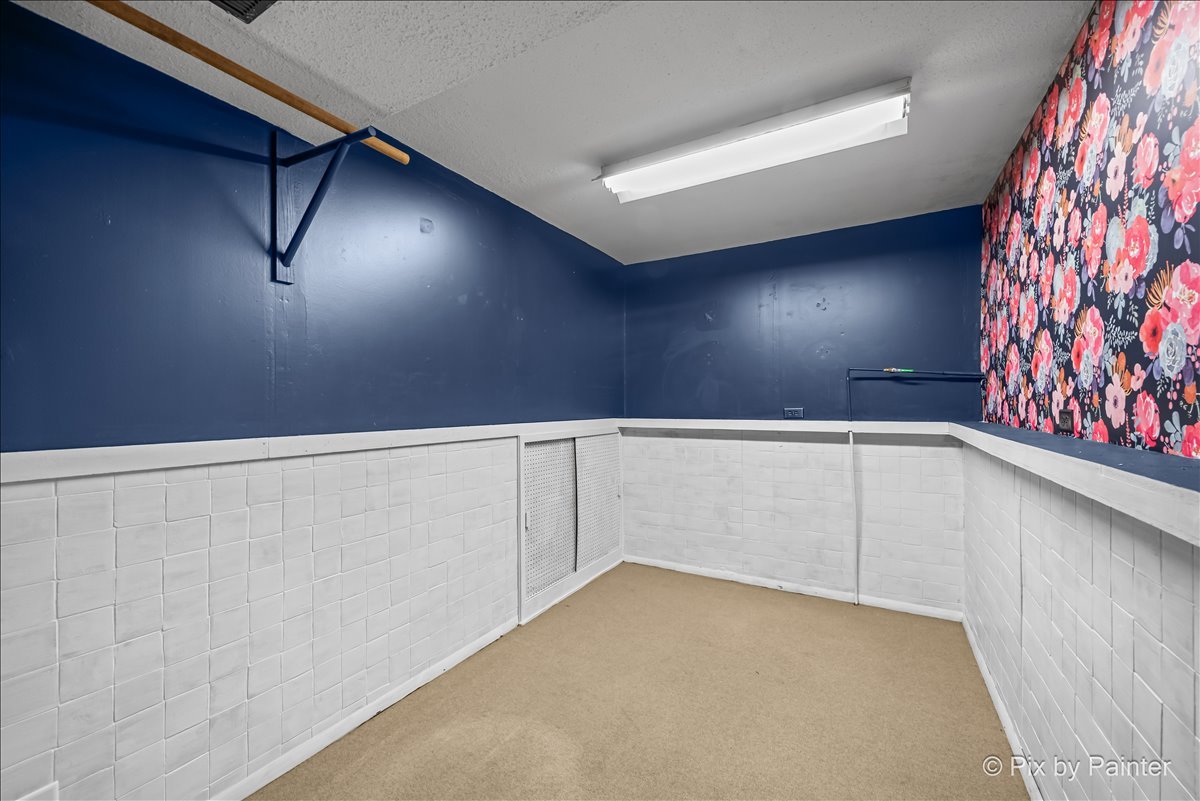 876 Darlington Lane, Crystal Lake, IL 60014