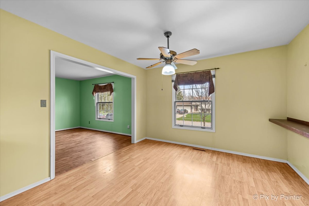 876 Darlington Lane, Crystal Lake, IL 60014