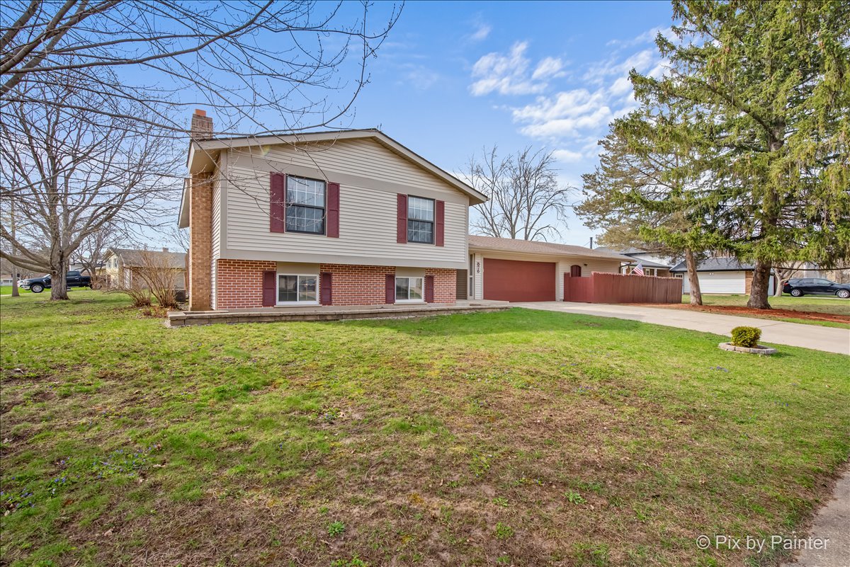 876 Darlington Lane, Crystal Lake, IL 60014