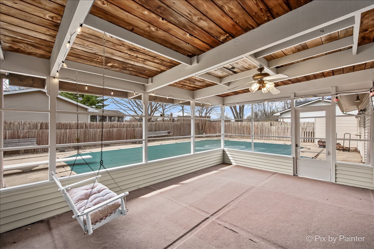 876 Darlington Lane, Crystal Lake, IL 60014