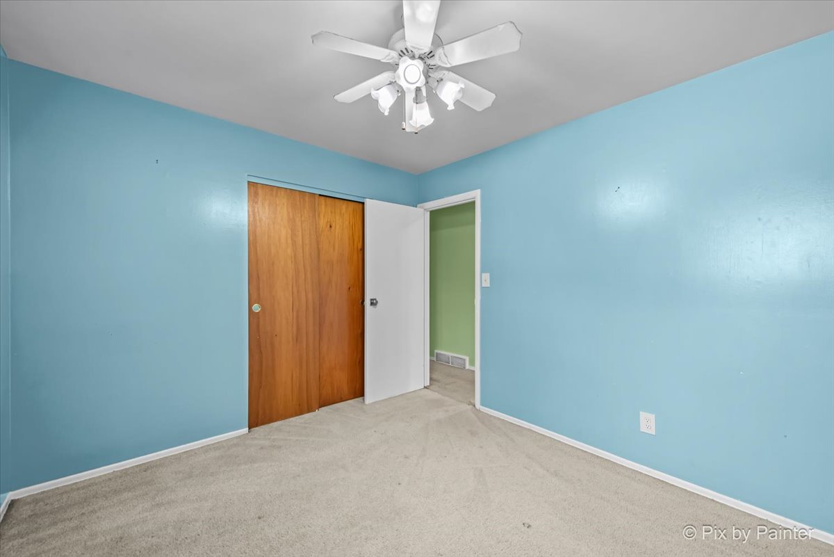 876 Darlington Lane, Crystal Lake, IL 60014