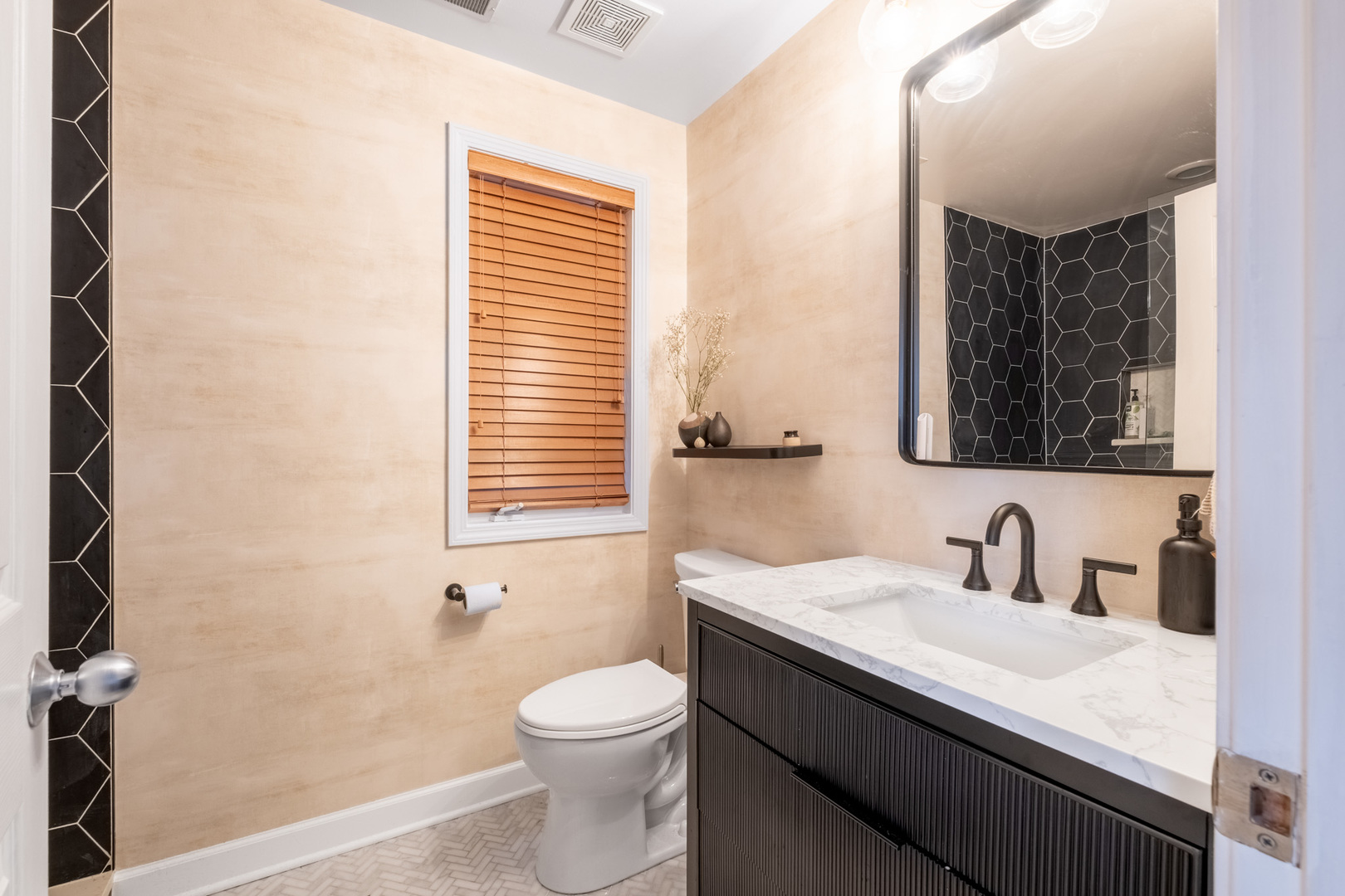 1427 N Bosworth Avenue #2, Chicago, IL 60642