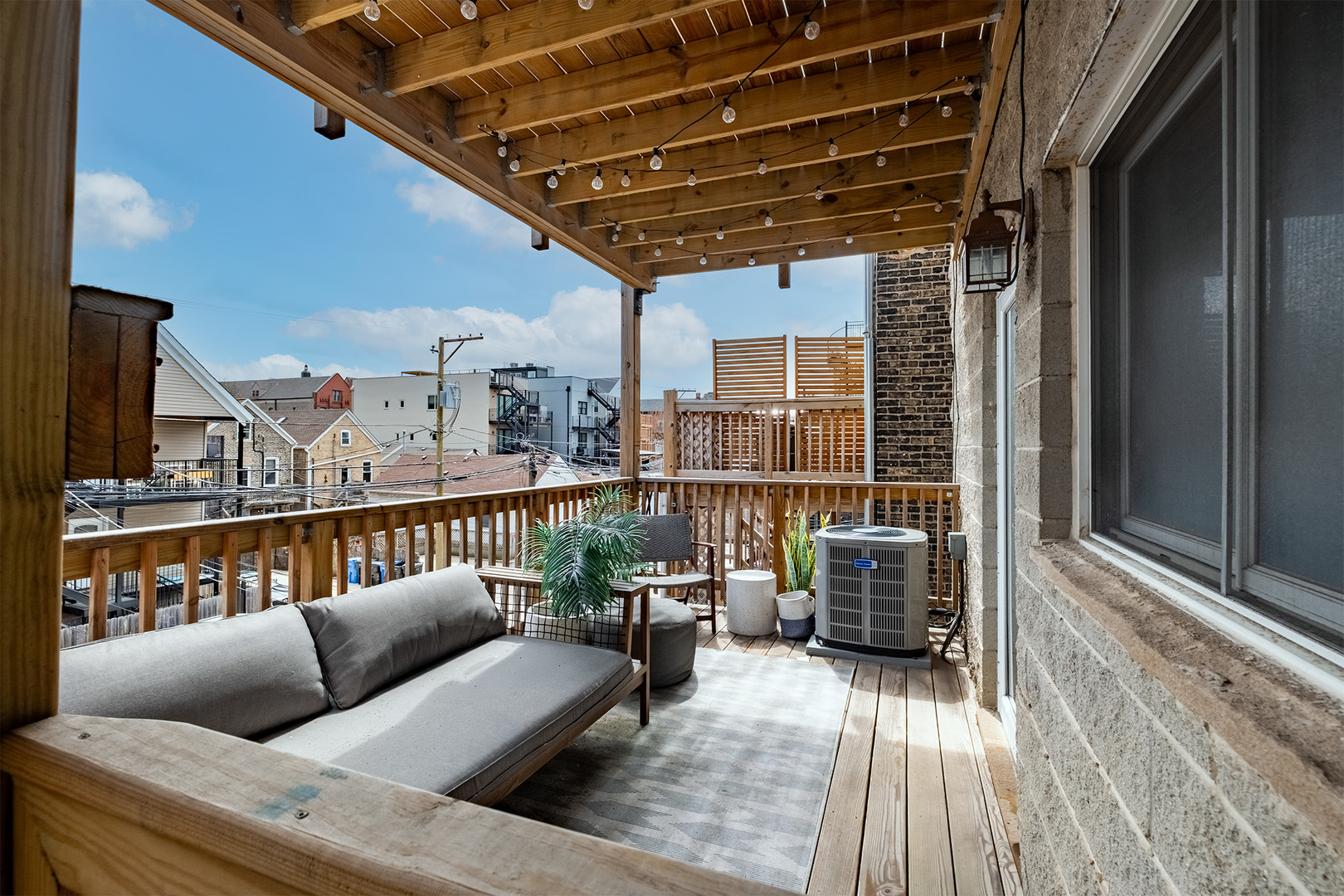 1427 N Bosworth Avenue #2, Chicago, IL 60642