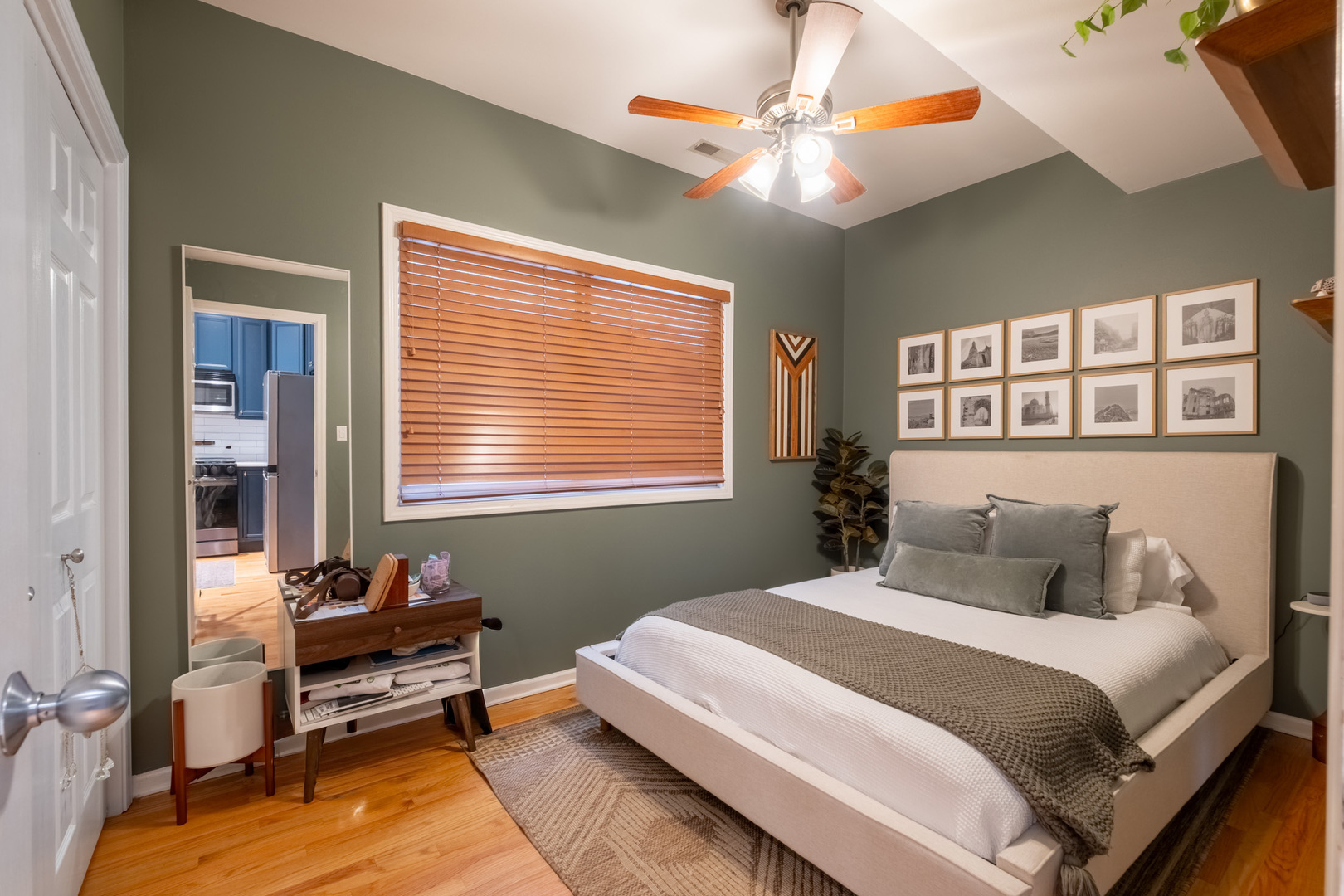 1427 N Bosworth Avenue #2, Chicago, IL 60642