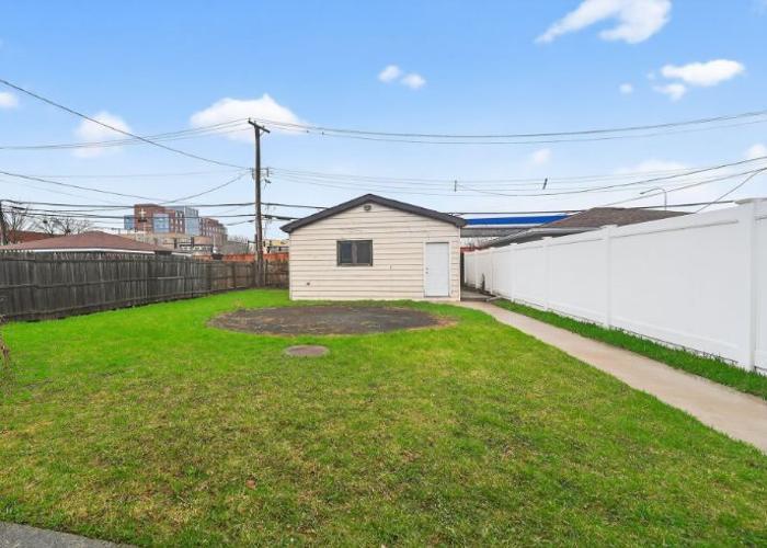 2764 W 95th Place, Evergreen Park, IL 60805