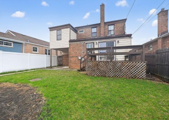 2764 W 95th Place, Evergreen Park, IL 60805