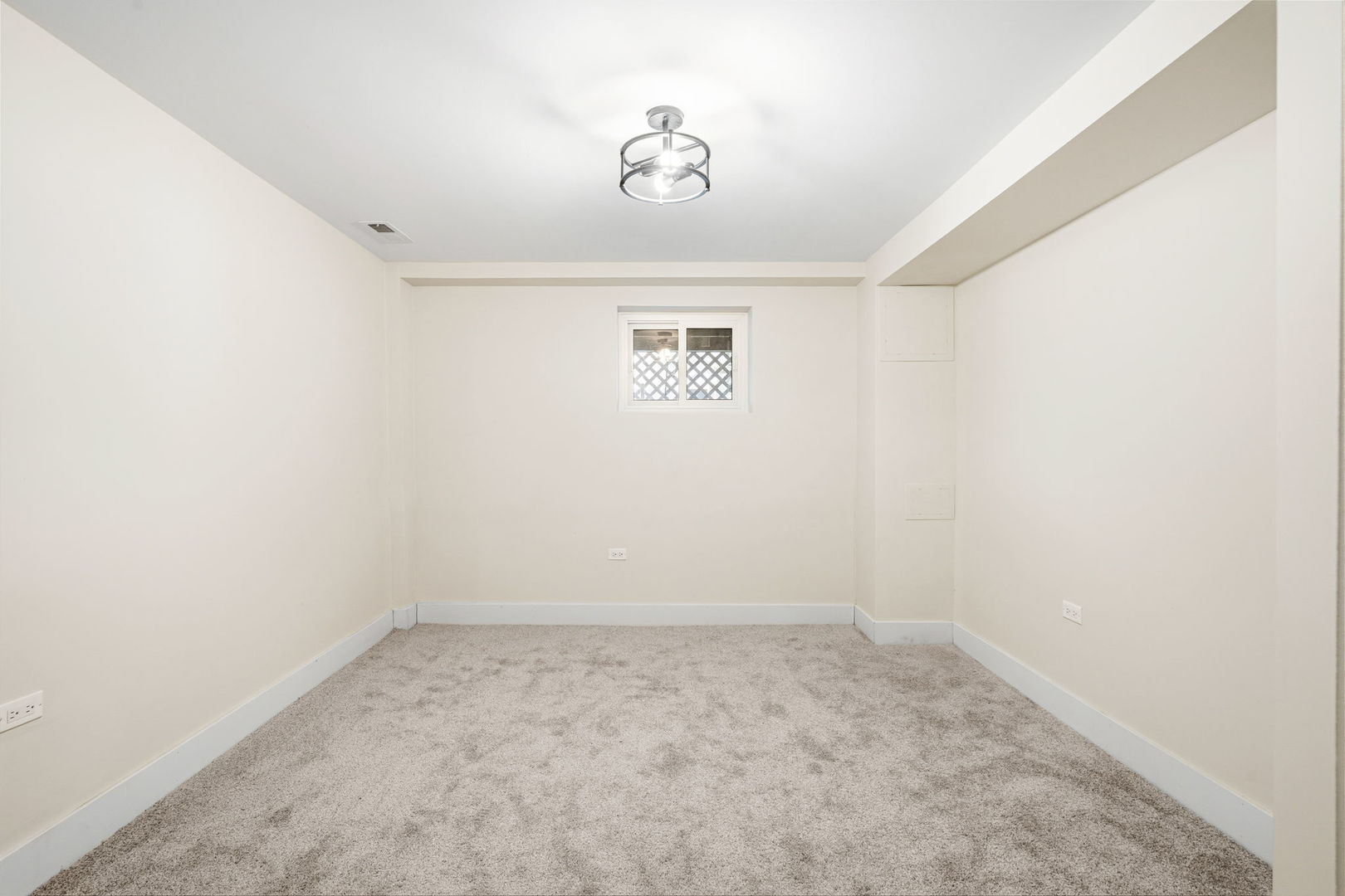 7955 S Colfax Avenue, Chicago, IL 60617