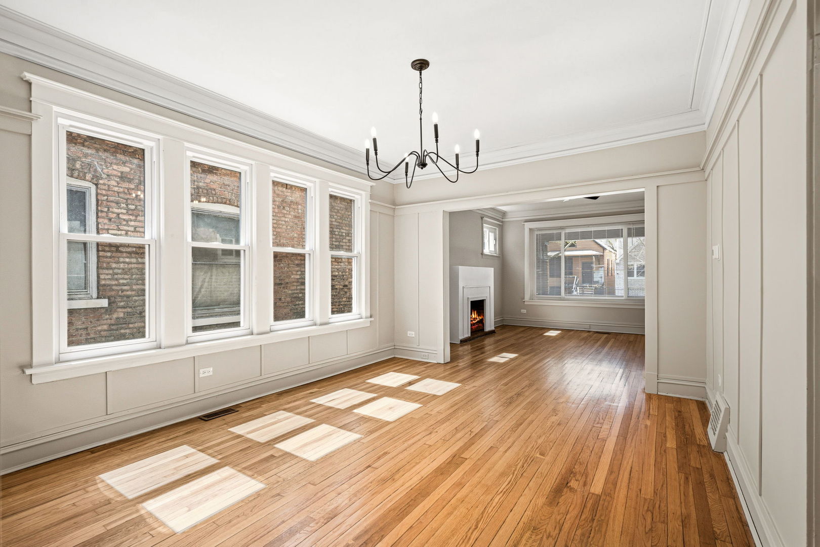 7955 S Colfax Avenue, Chicago, IL 60617