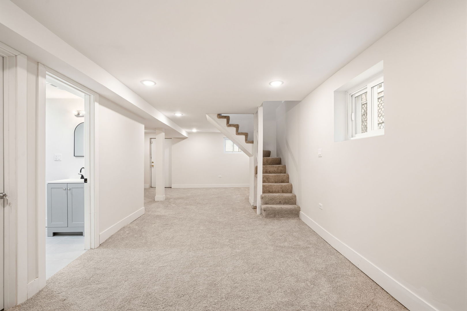 7955 S Colfax Avenue, Chicago, IL 60617