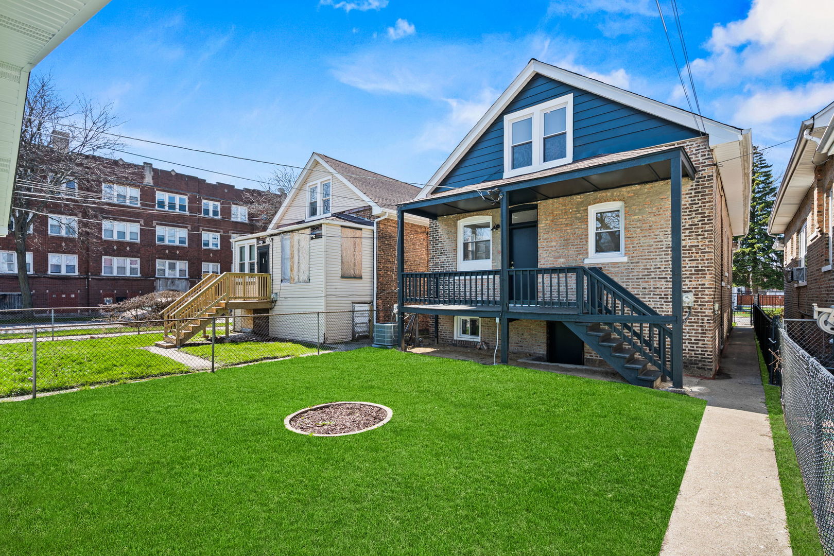 7955 S Colfax Avenue, Chicago, IL 60617