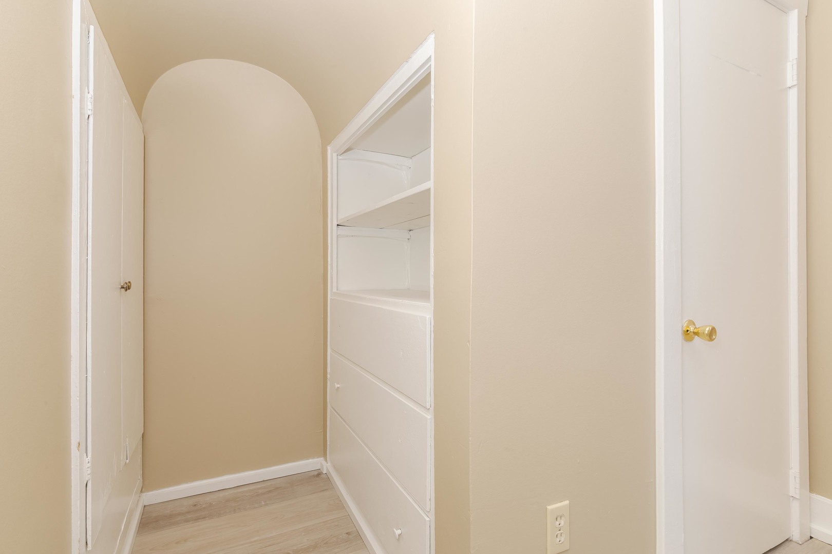 706 N Prairie Street, Bloomington, IL 61701