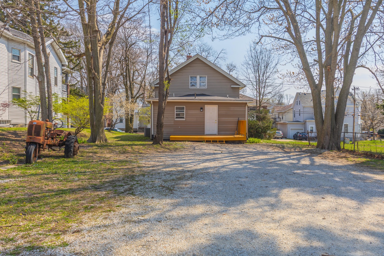 706 N Prairie Street, Bloomington, IL 61701