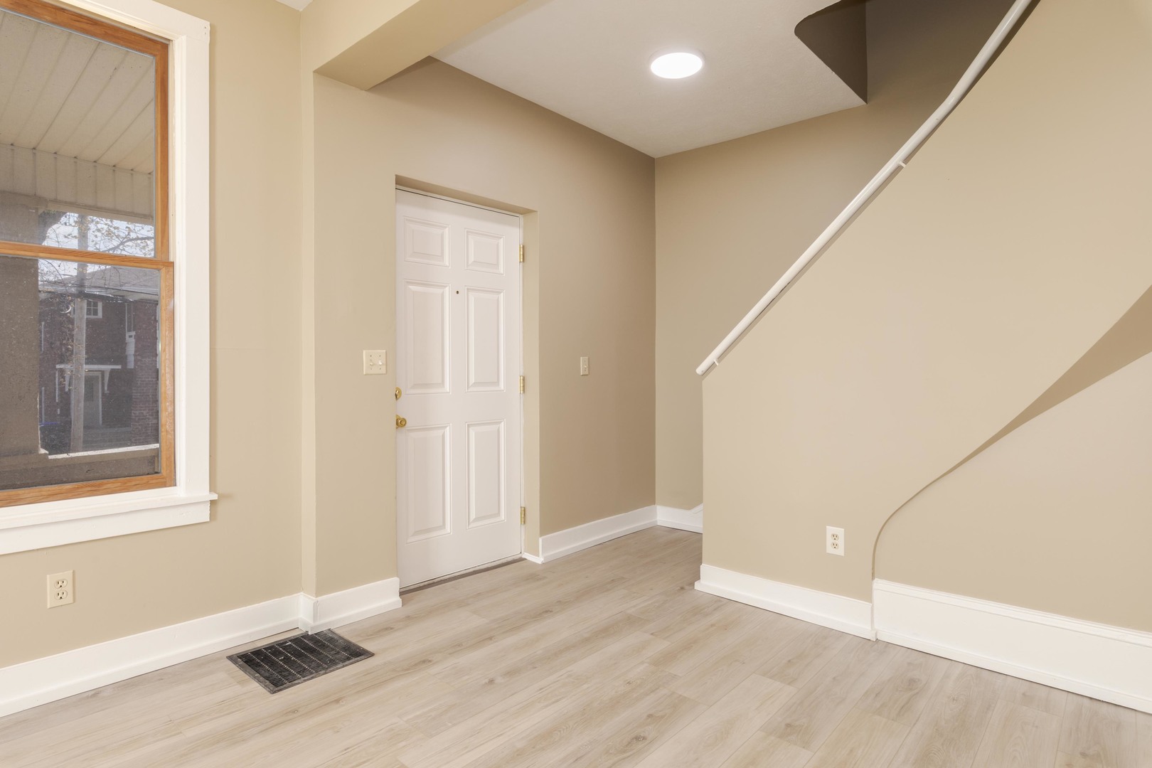 706 N Prairie Street, Bloomington, IL 61701