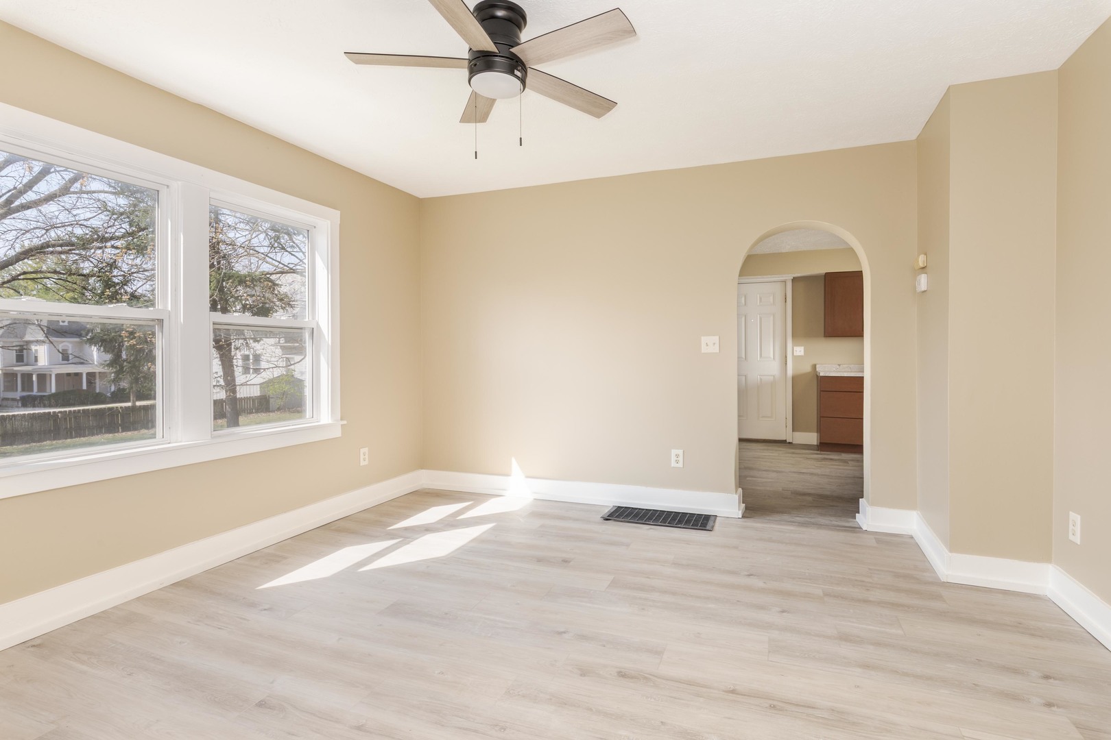 706 N Prairie Street, Bloomington, IL 61701