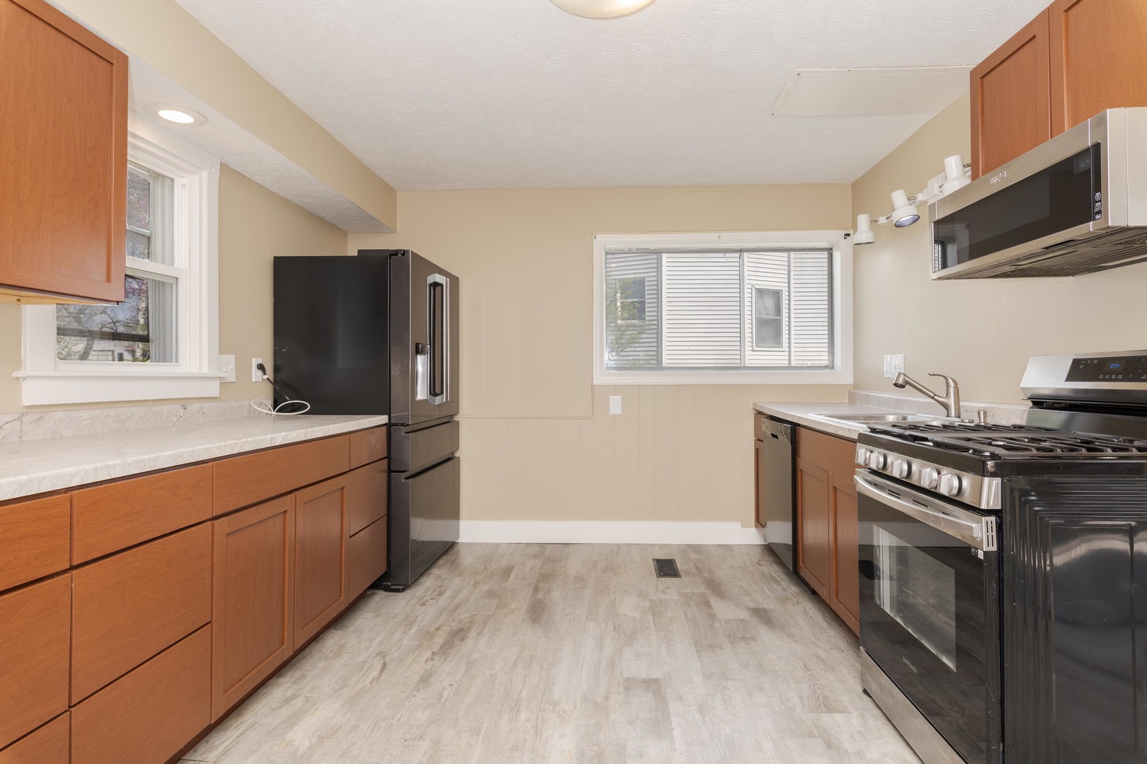 706 N Prairie Street, Bloomington, IL 61701