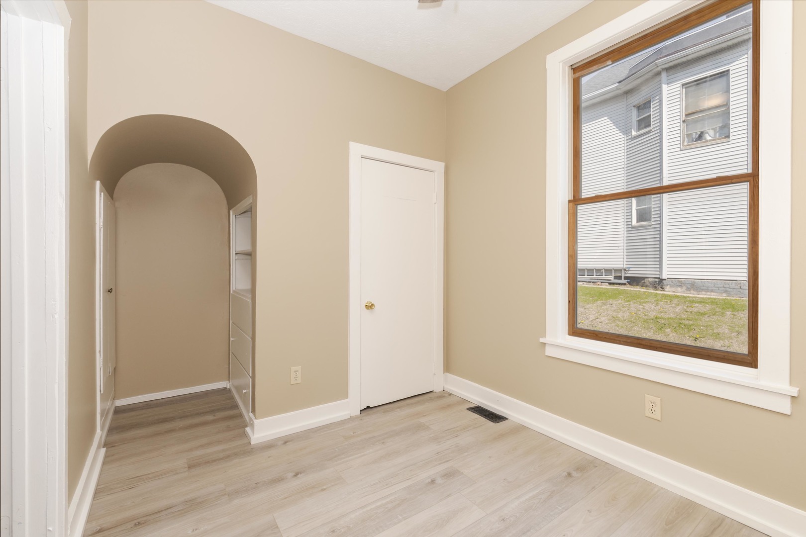 706 N Prairie Street, Bloomington, IL 61701