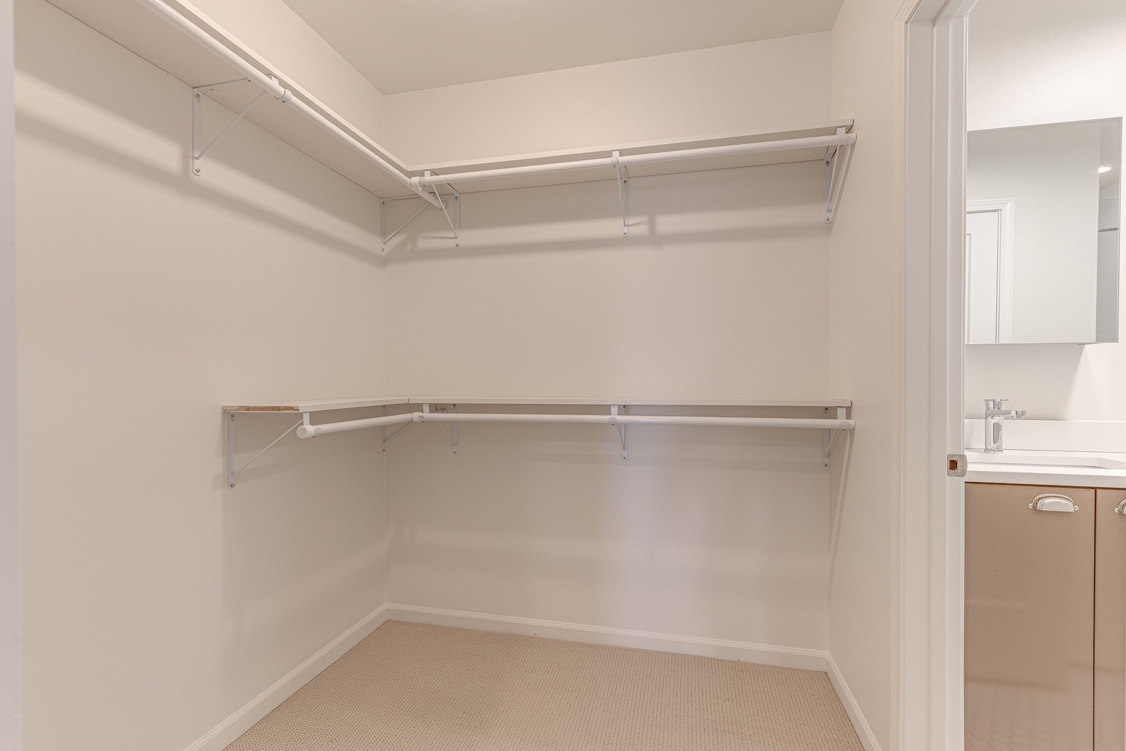 115 Lake Street #313, Libertyville, IL 60048