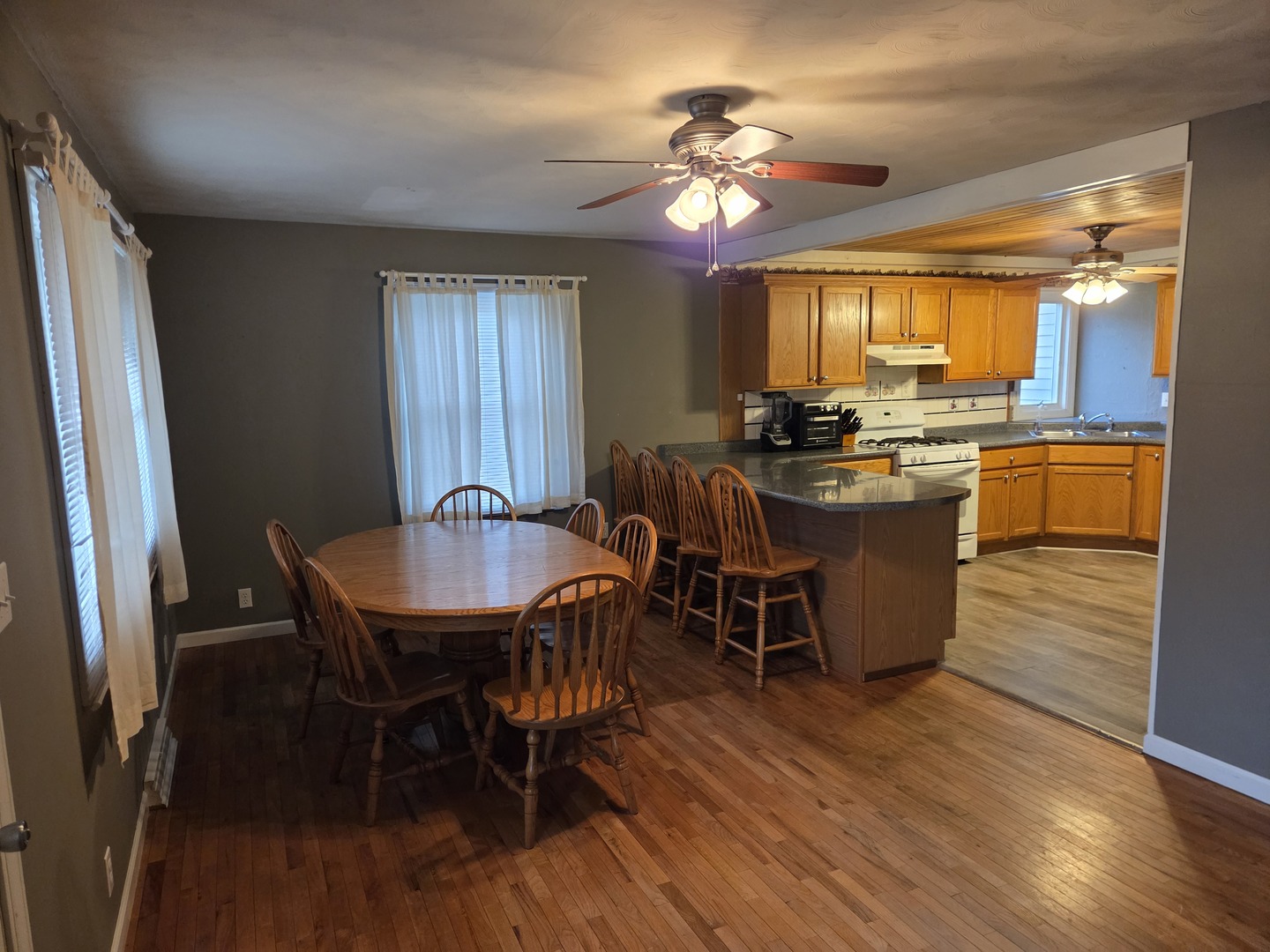 201 E Cleveland Street, Heyworth, IL 61745