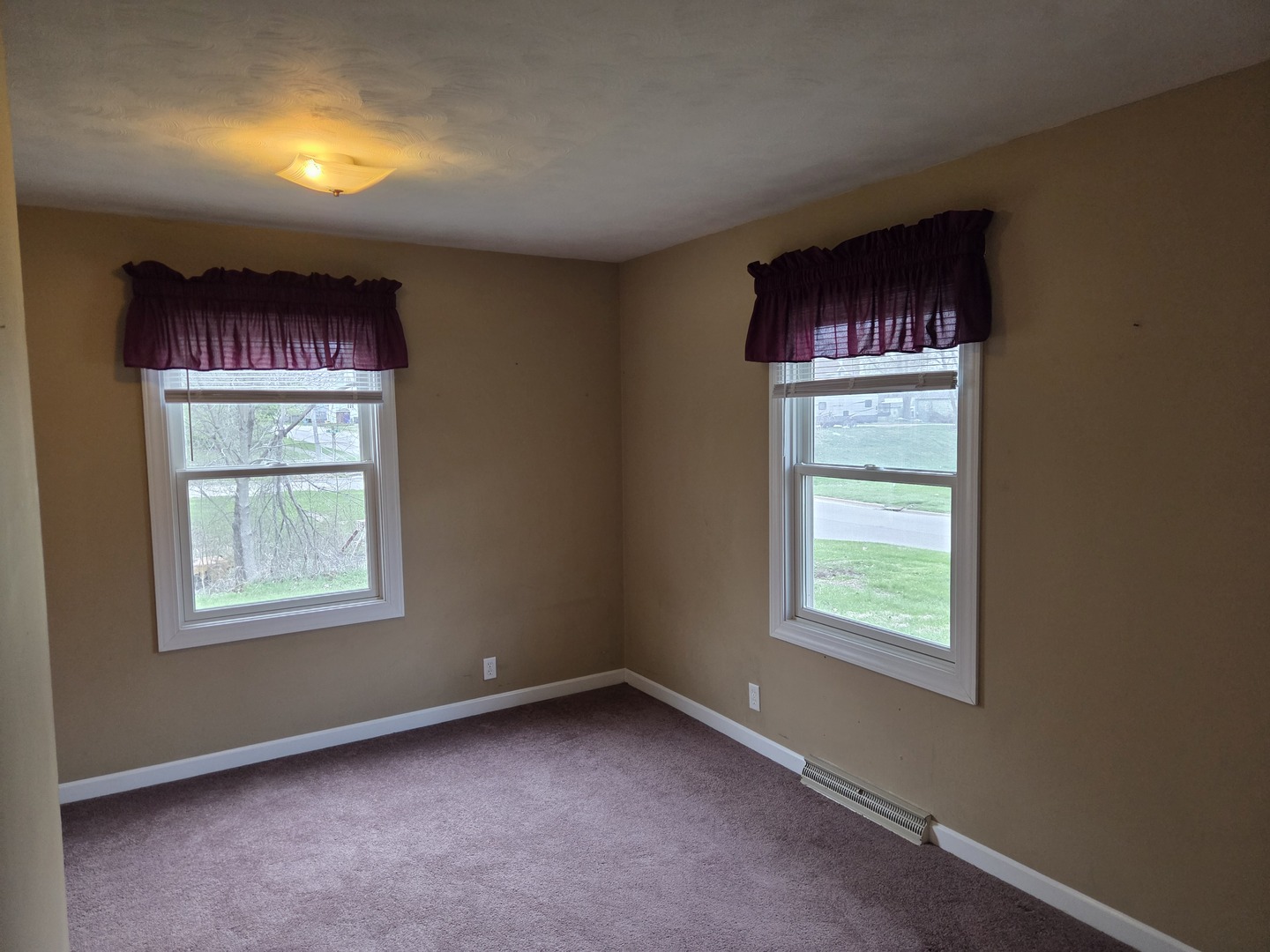 201 E Cleveland Street, Heyworth, IL 61745