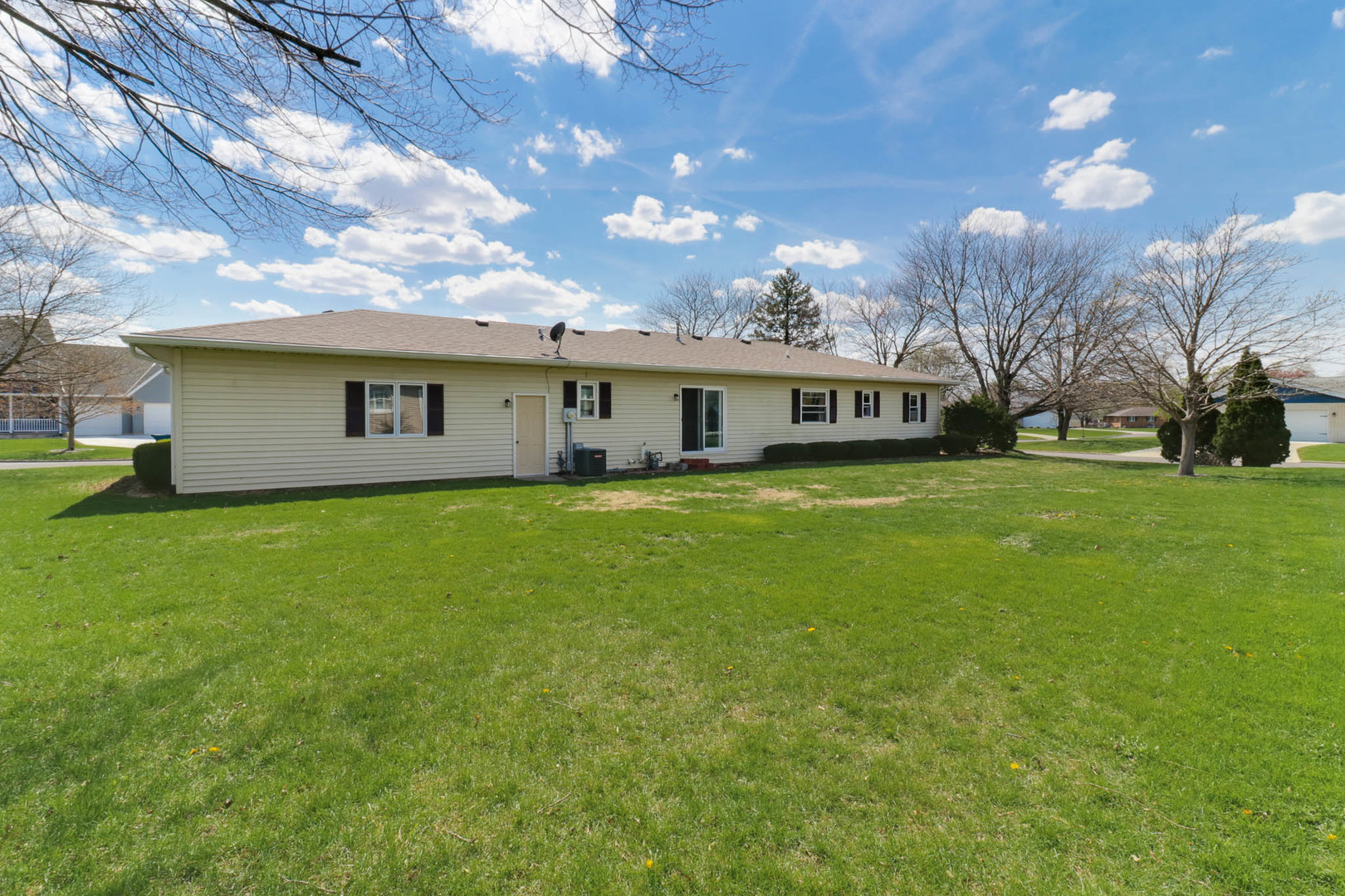 1 Millard Court, Minier, IL 61759