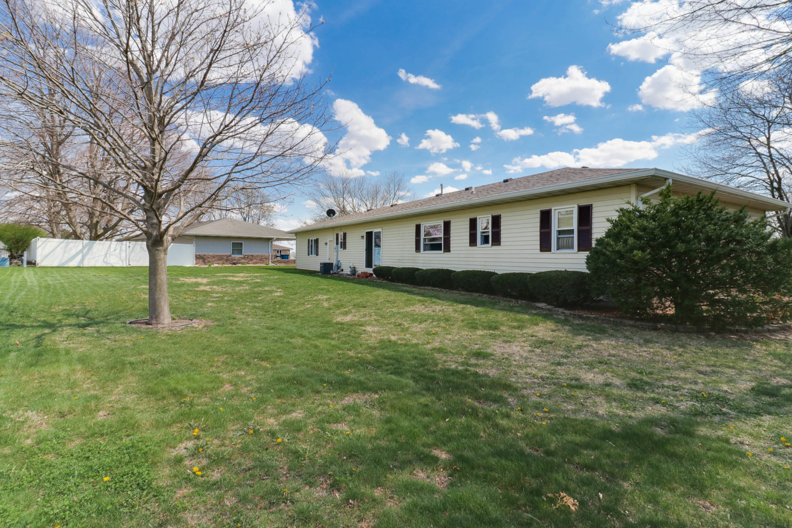 1 Millard Court, Minier, IL 61759