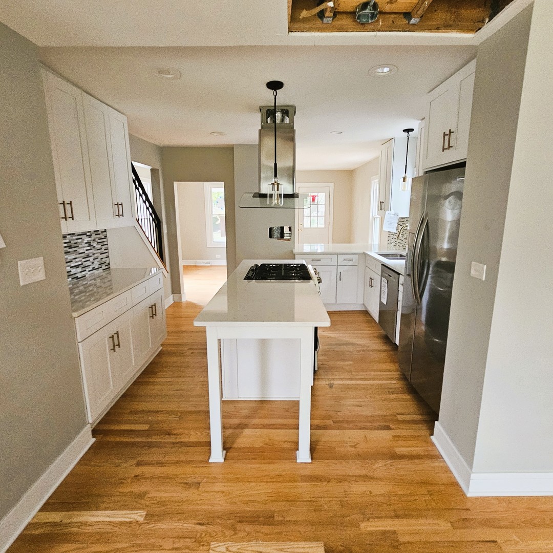 121 4th Street, Libertyville, IL 60048