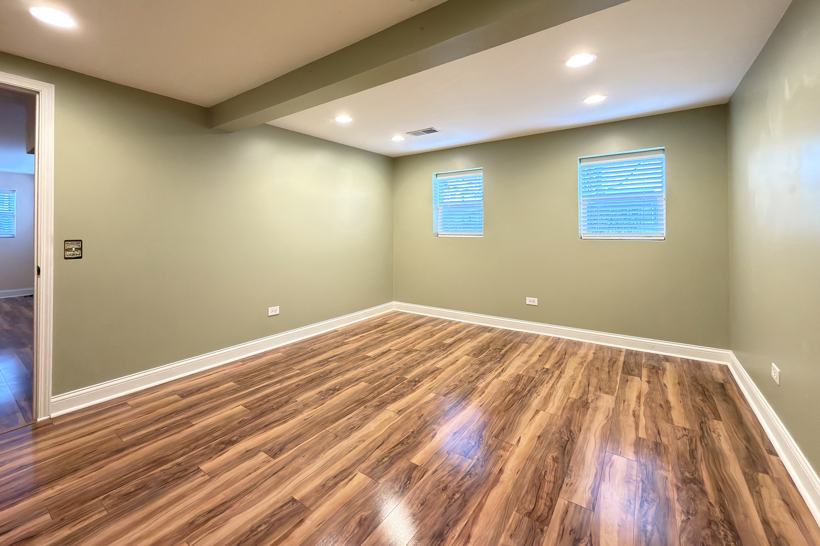 2808 dove Street, Rolling Meadows, IL 60008