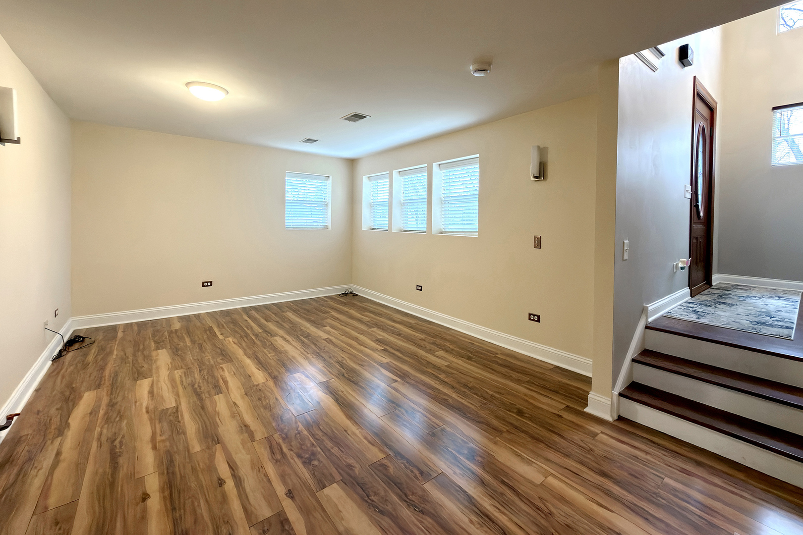 2808 dove Street, Rolling Meadows, IL 60008