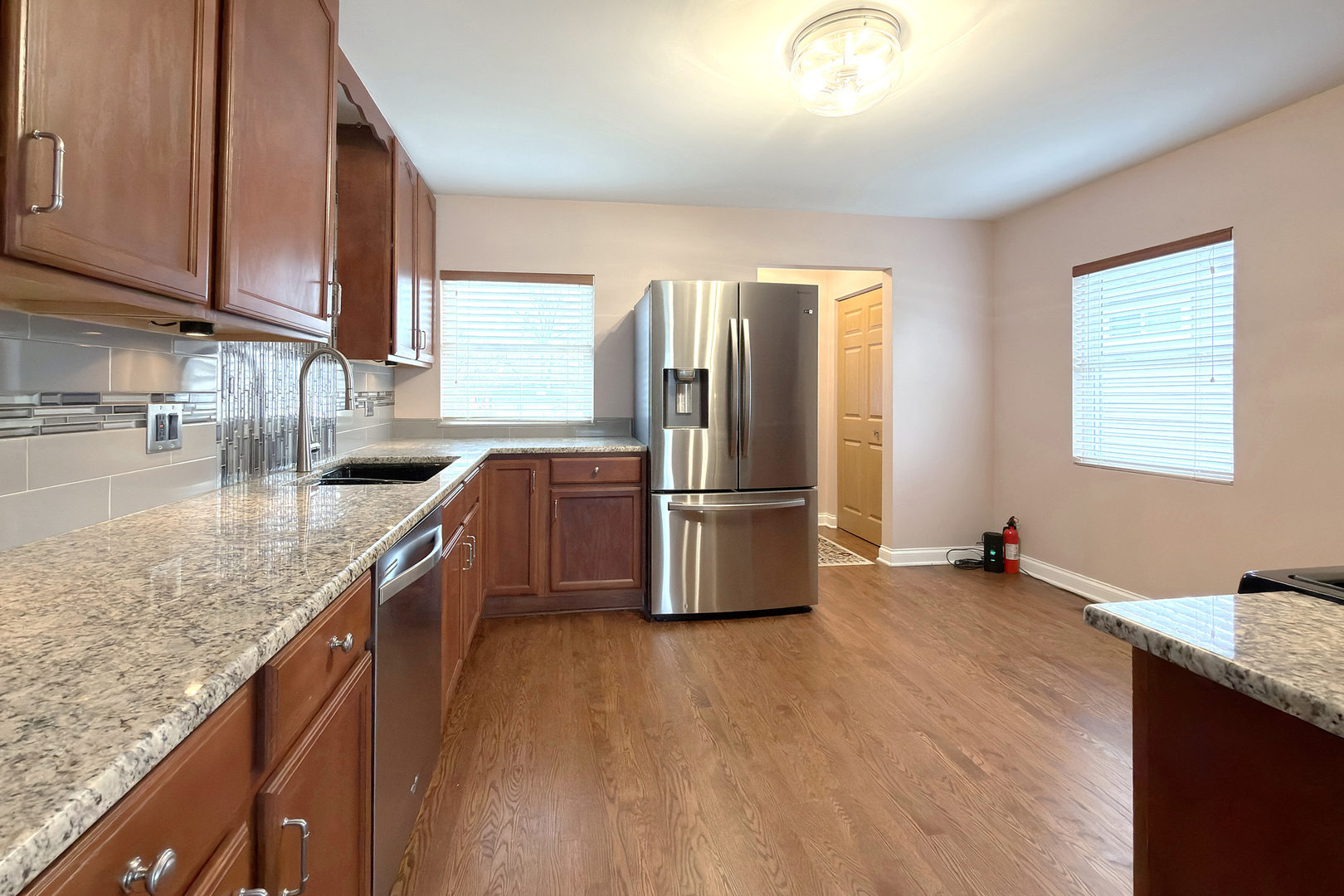 2808 dove Street, Rolling Meadows, IL 60008