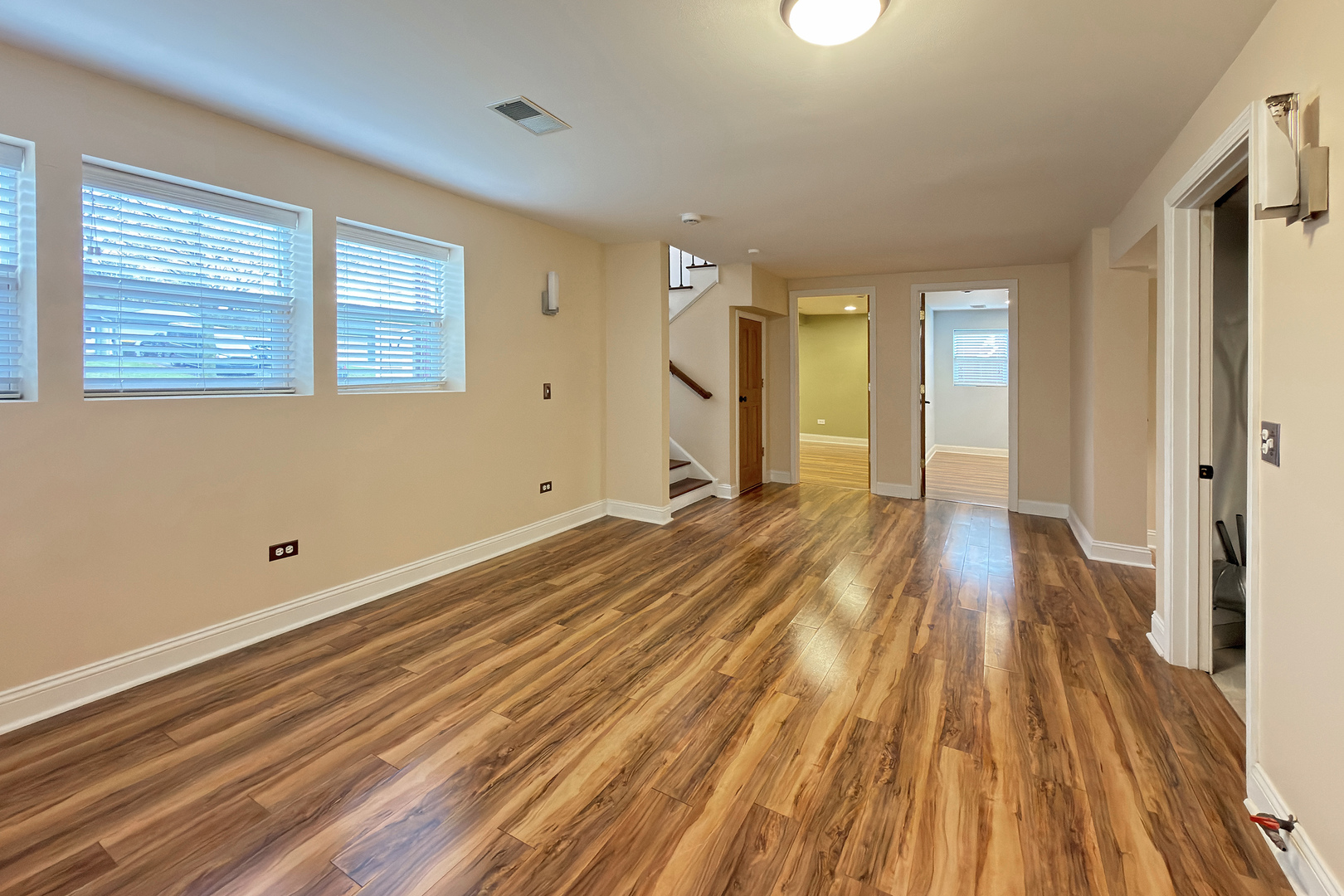 2808 dove Street, Rolling Meadows, IL 60008