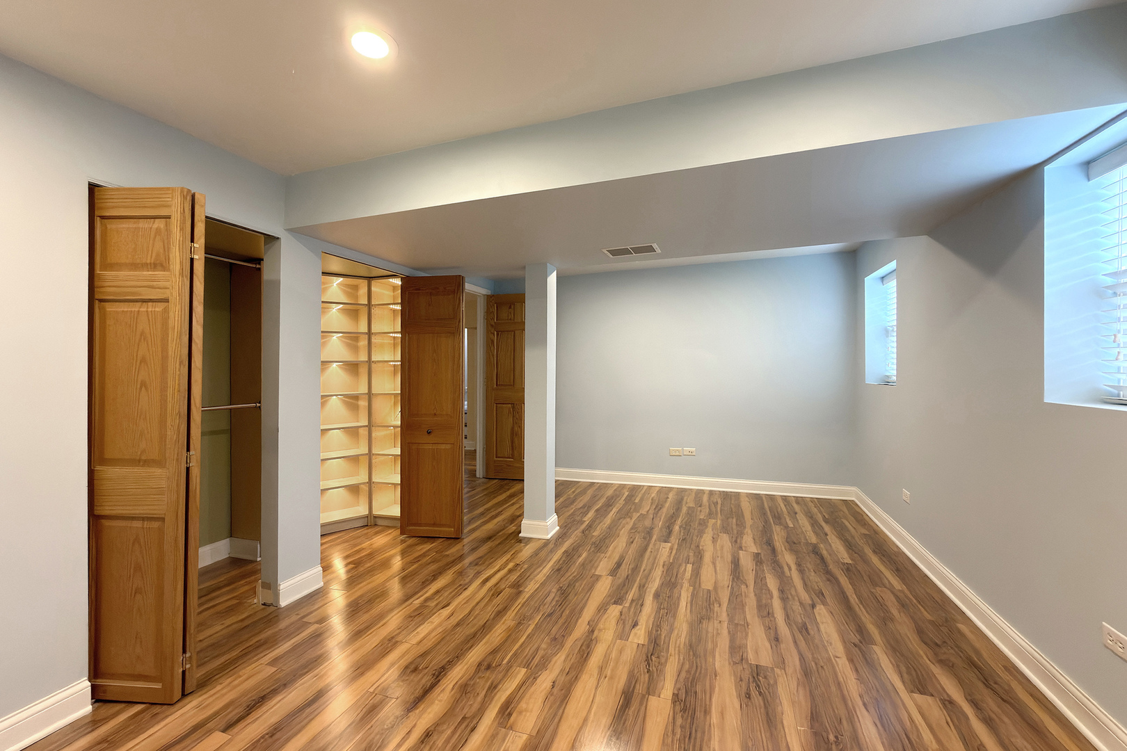 2808 dove Street, Rolling Meadows, IL 60008