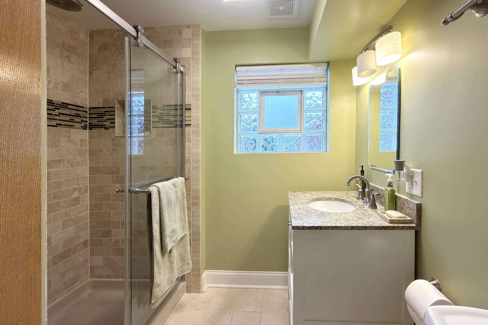 2808 dove Street, Rolling Meadows, IL 60008