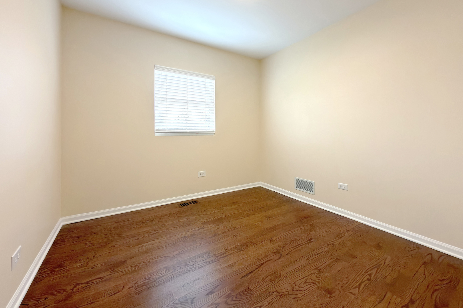 2808 dove Street, Rolling Meadows, IL 60008