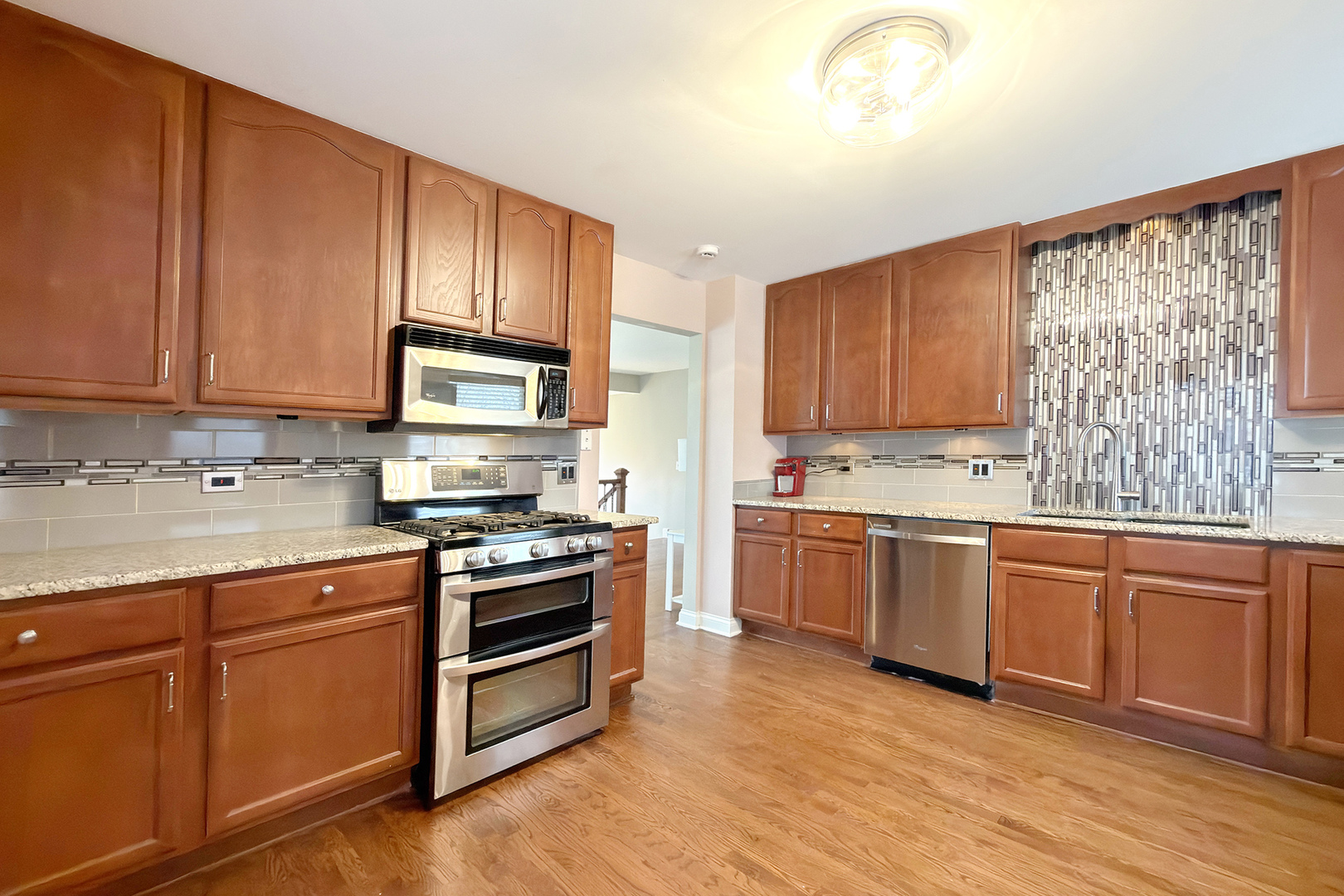 2808 dove Street, Rolling Meadows, IL 60008