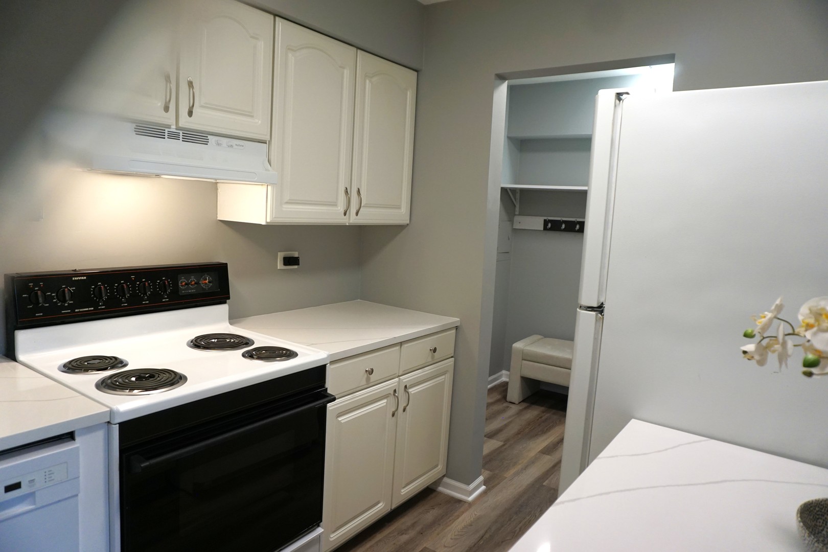 2650 Brookwood Way Drive #118B, Rolling Meadows, IL 60008