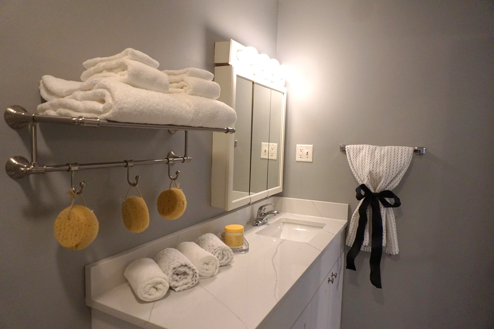 2650 Brookwood Way Drive #118B, Rolling Meadows, IL 60008