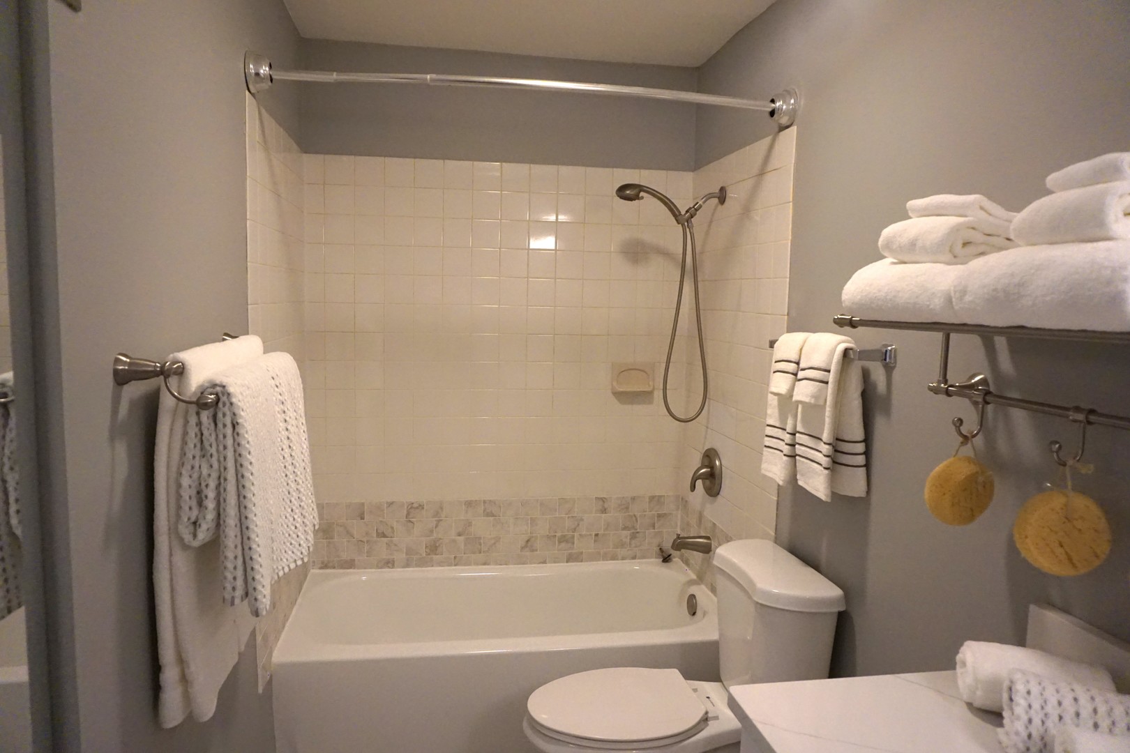 2650 Brookwood Way Drive #118B, Rolling Meadows, IL 60008