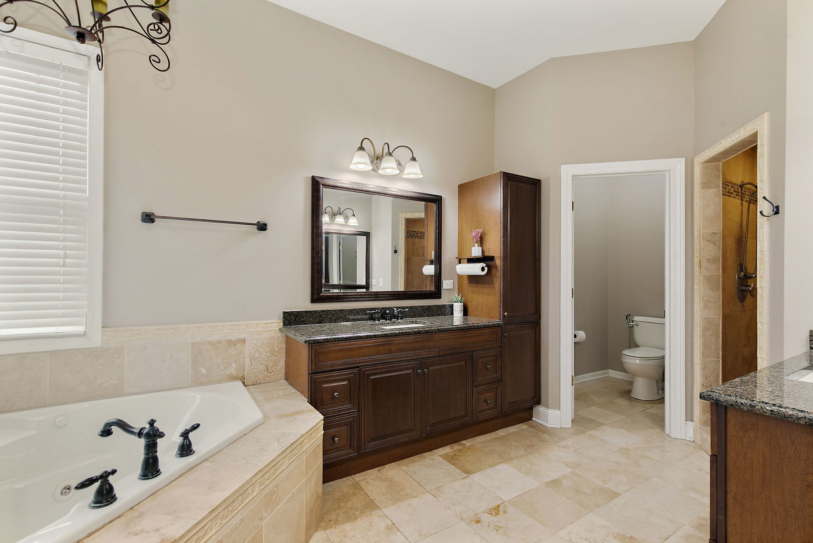 1211 Coyote Trail, Hampshire, IL 60140