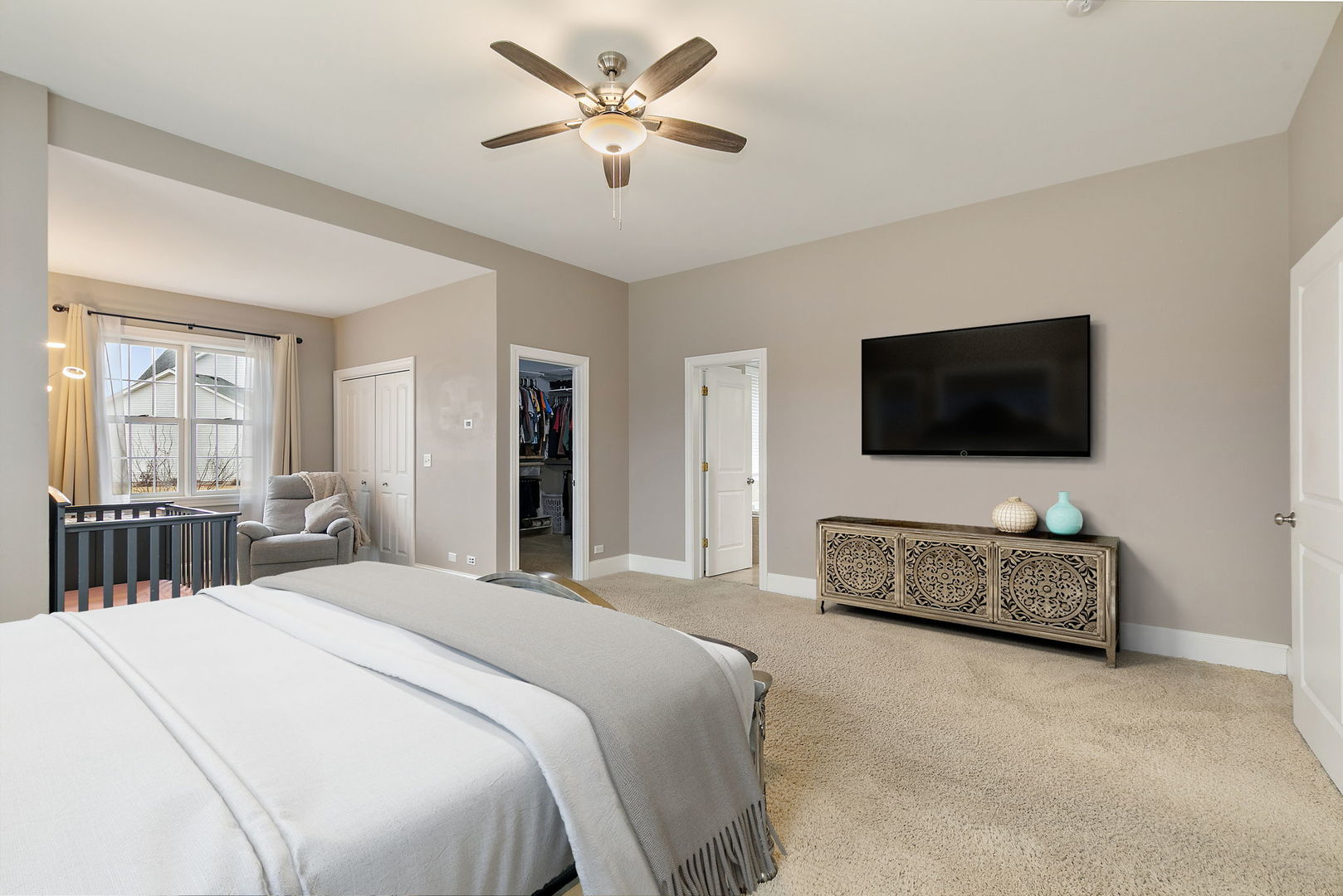 1211 Coyote Trail, Hampshire, IL 60140