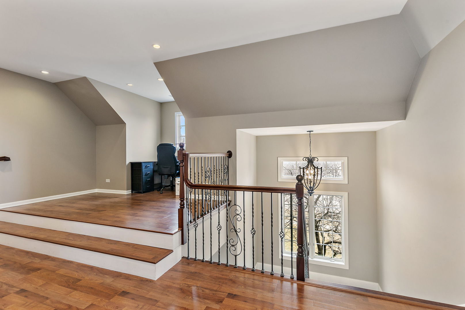 1211 Coyote Trail, Hampshire, IL 60140