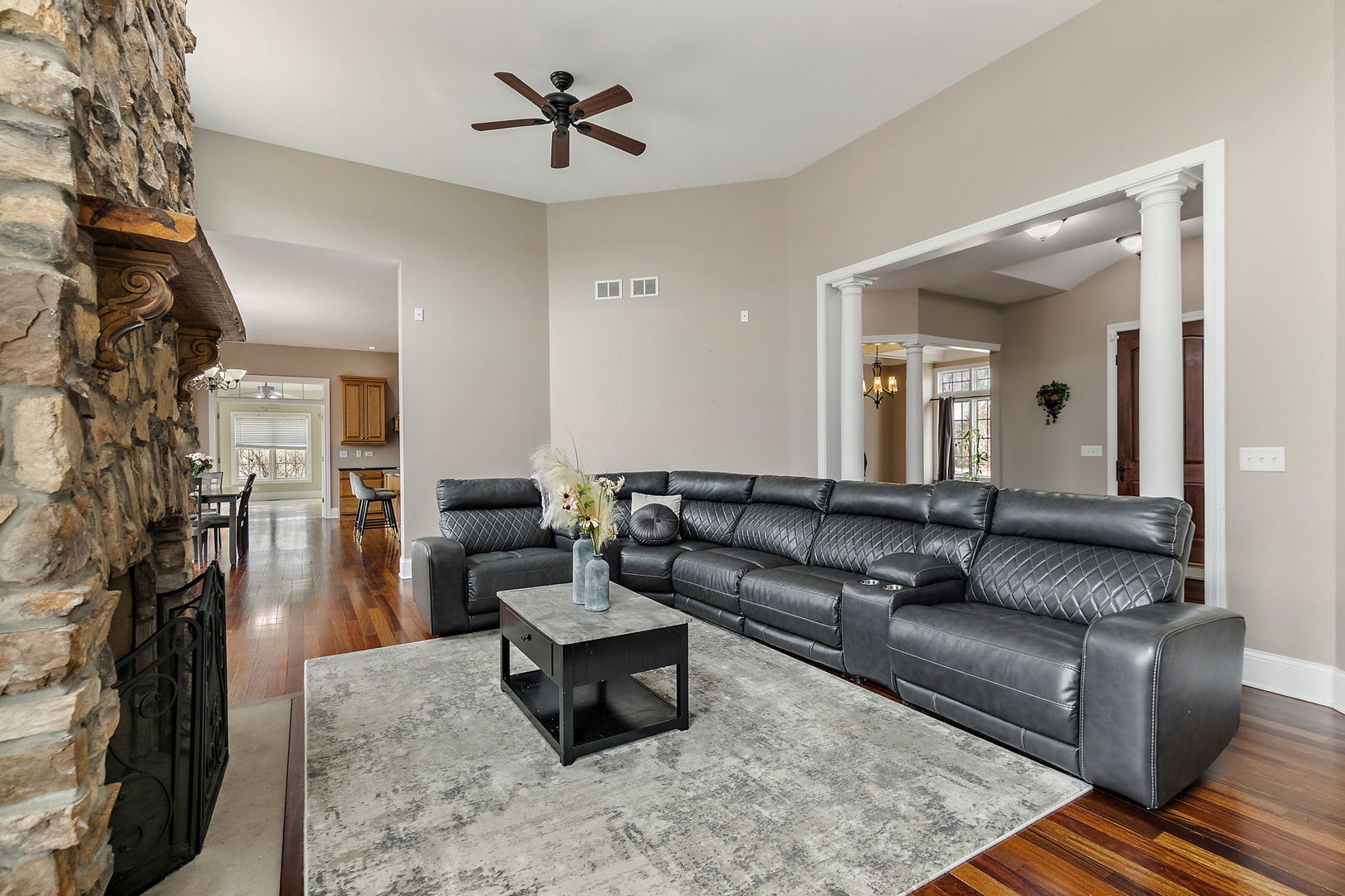 1211 Coyote Trail, Hampshire, IL 60140