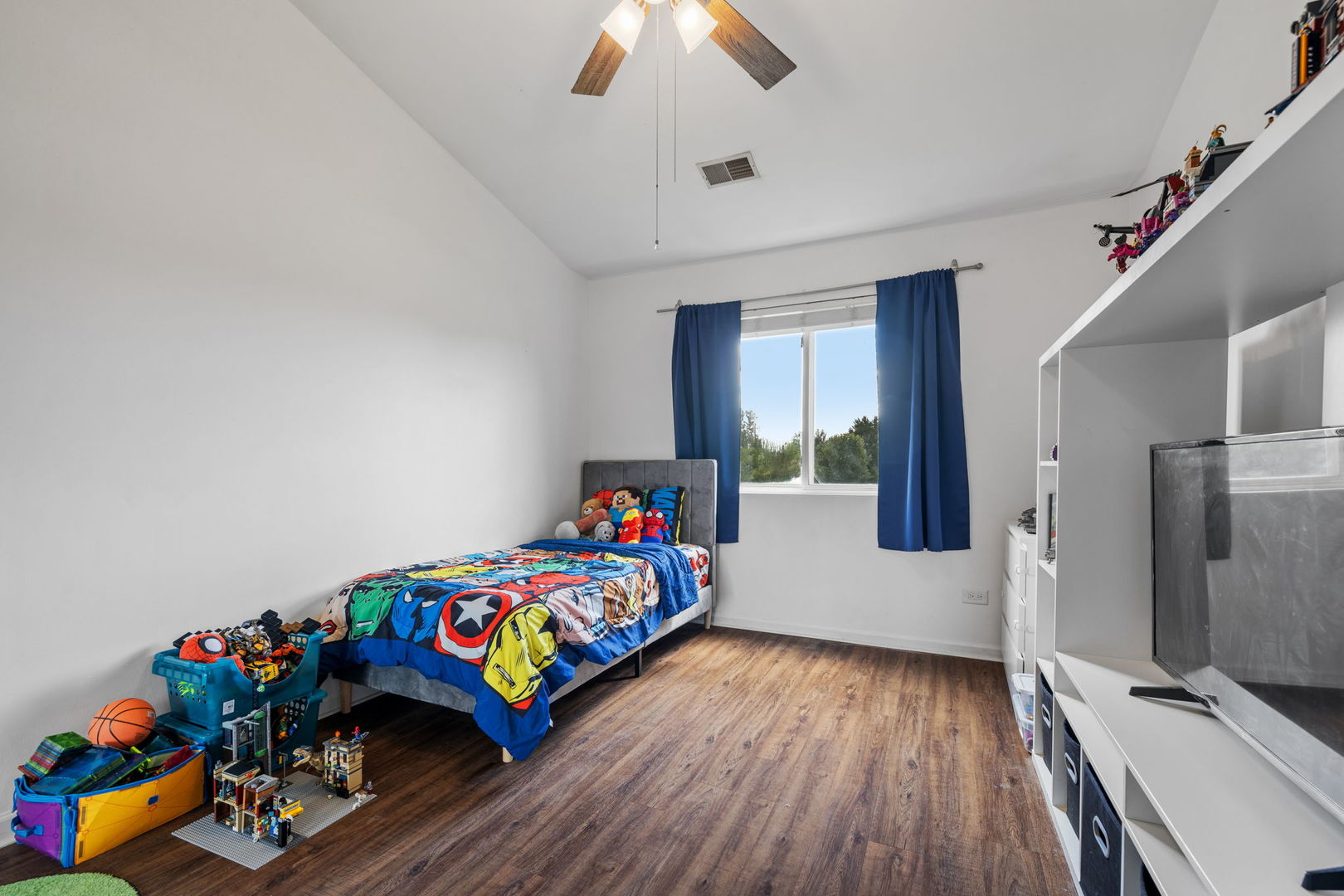 21543 EICH Drive, Crest Hill, IL 60403